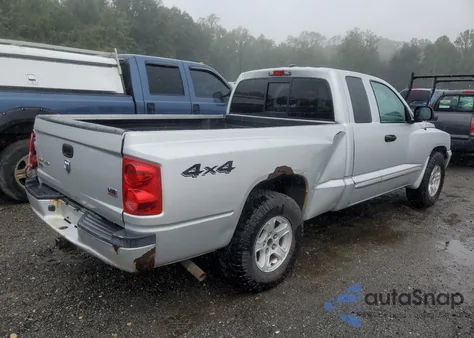 2005 Dodge Dakota Laramie from USA, damaged, VIN 1D7HW52N25S155416